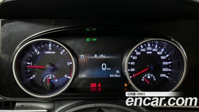 Kia Carnival 2021 — Şəkil 8/20