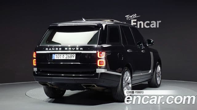 Land Rover Range Rover 2020 — ფოტო 2/20