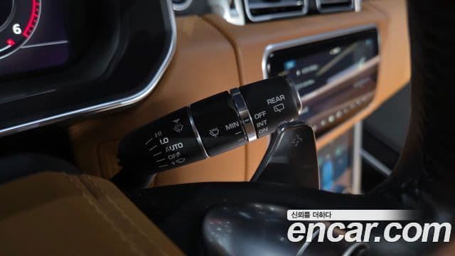 Land Rover Range Rover 2020 — ფოტო 18/20