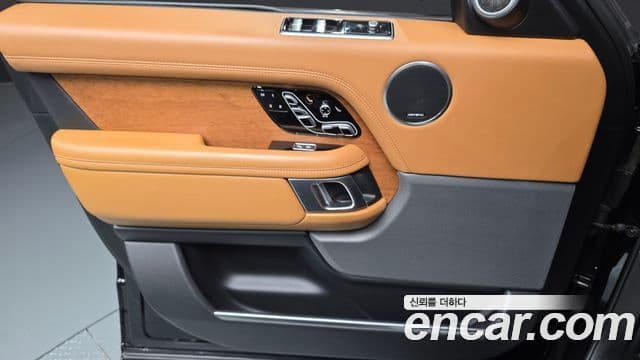 Land Rover Range Rover 2020 — Photo 17/30