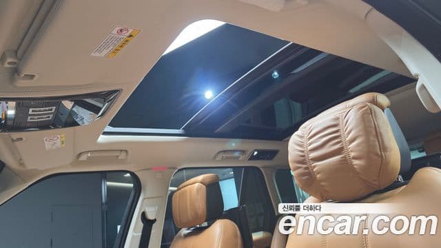Land Rover Range Rover 2020 — Photo 1/30