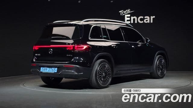 Mercedes-Benz EQB 2023 — ფოტო 5/20