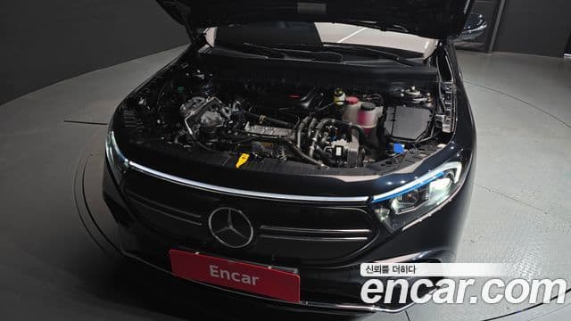 Mercedes-Benz EQB 2023 — ფოტო 2/20