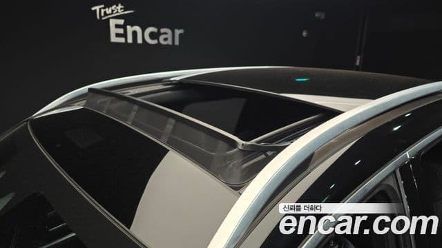 Mercedes-Benz EQB 2023 — ფოტო 18/20