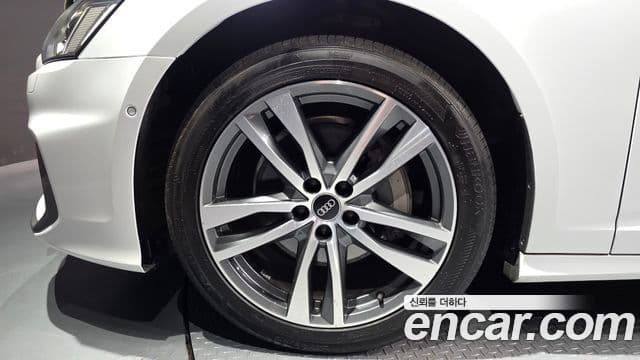 Audi A6 2021 — ფოტო 5/20