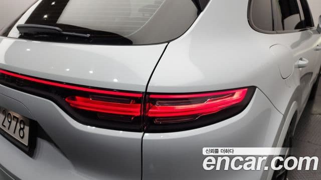 Porsche Cayenne 2020 — Photo 1/38