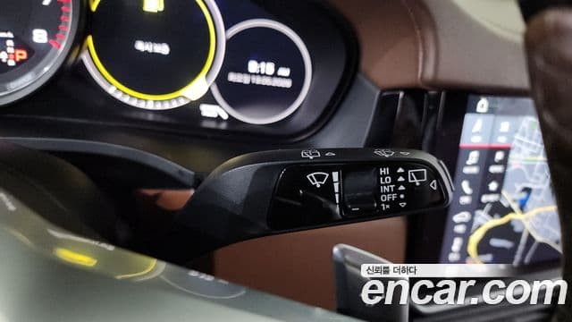 Porsche Cayenne 2020 — Photo 25/38