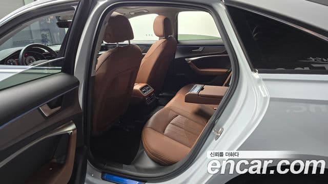 Audi A6 2021 — Şəkil 16/31
