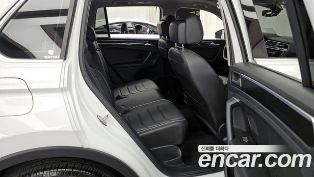 Volkswagen Tiguan 2024 — ფოტო 12/20