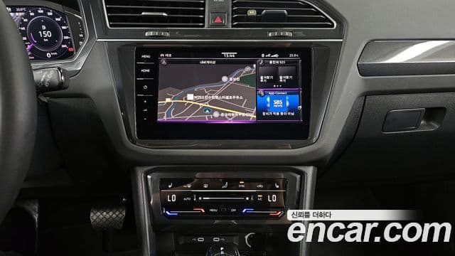 Volkswagen Tiguan 2024 — ფოტო 14/20