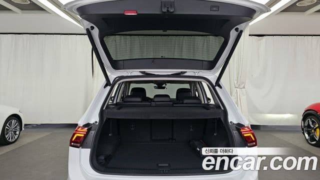 Volkswagen Tiguan 2024 — ფოტო 20/20