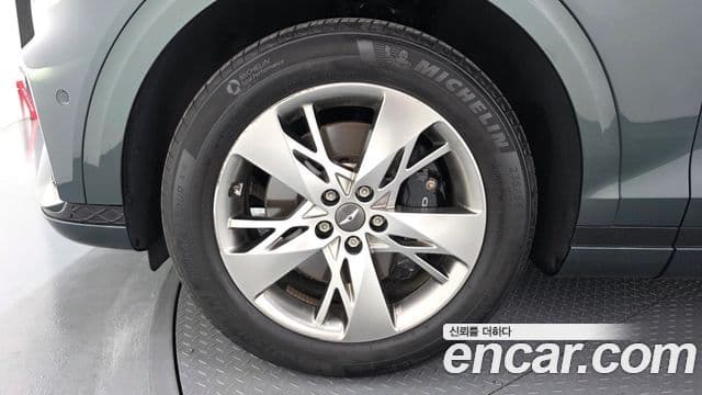 Genesis GV70 2021 — ფოტო 4/20
