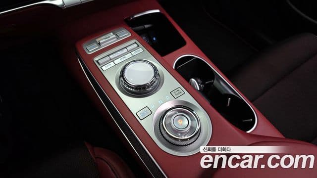 Genesis GV70 2021 — ფოტო 8/20