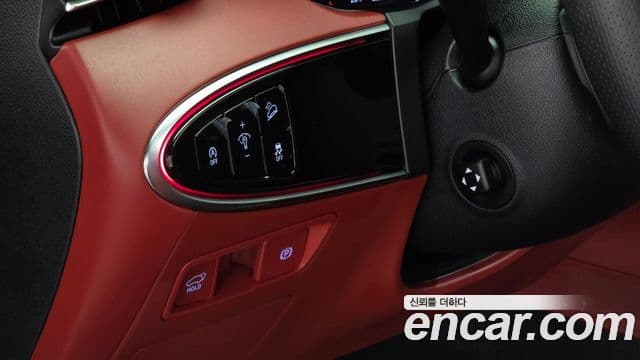 Genesis GV70 2021 — ფოტო 14/20