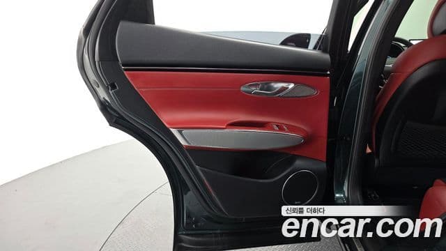 Genesis GV70 2021 — Şəkil 23/36