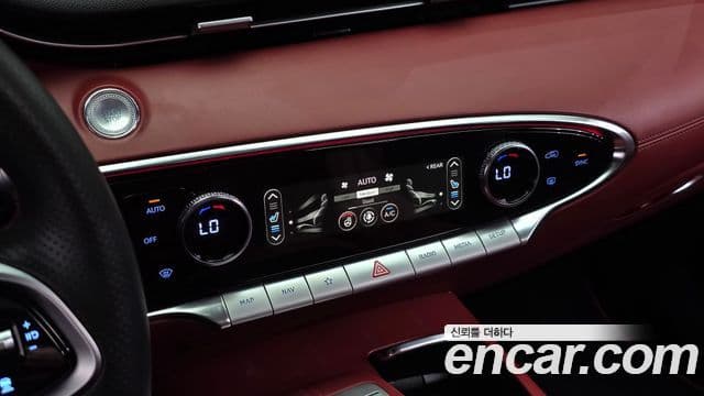Genesis GV70 2021 — Şəkil 30/36