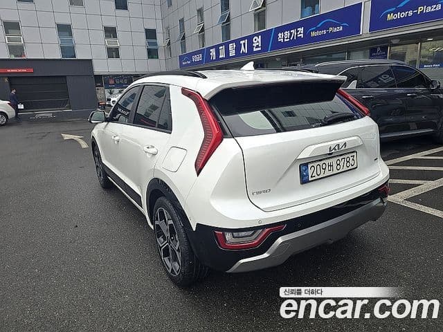 Kia Niro 2022 — Фото 3/20