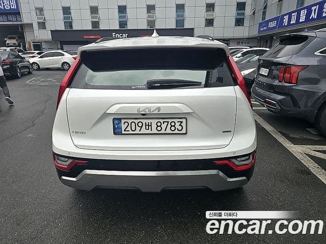 Kia Niro 2022 — Фото 5/20