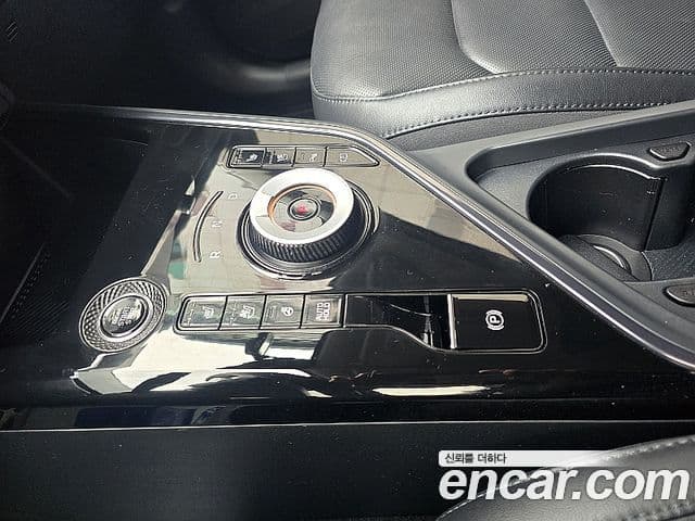 Kia Niro 2022 — Фото 8/20