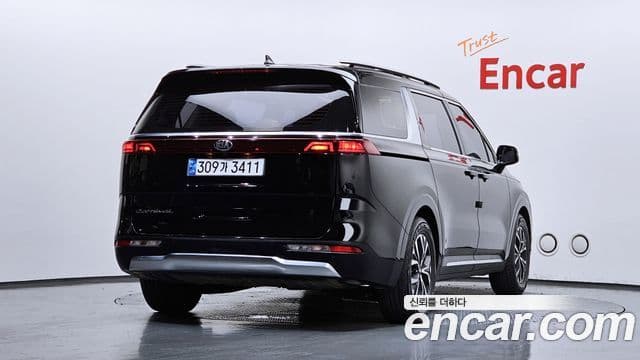 Kia Carnival 2021 — ფოტო 2/20