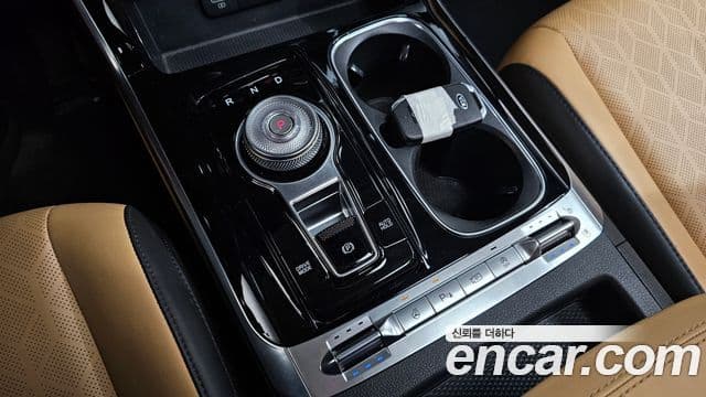Kia Carnival 2021 — ფოტო 9/20