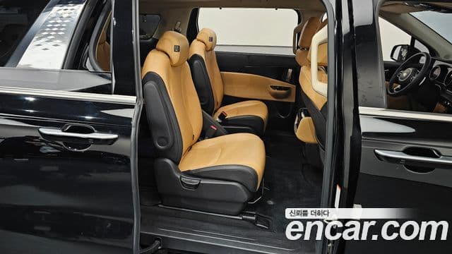Kia Carnival 2021 — ფოტო 11/20