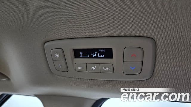 Kia Carnival 2021 — ფოტო 17/20