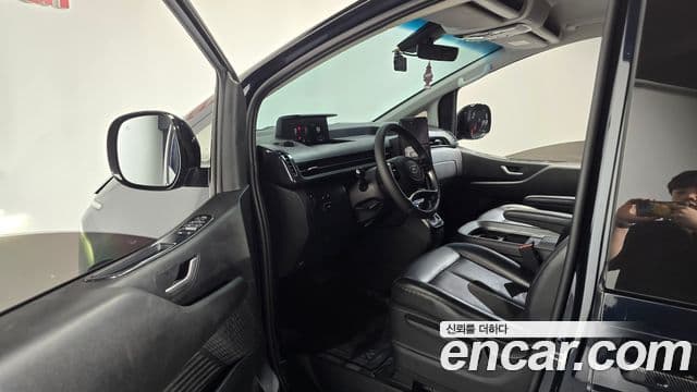 Hyundai Staria 2021 — ფოტო 10/20