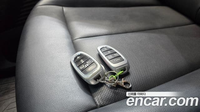 Hyundai Staria 2021 — ფოტო 14/20