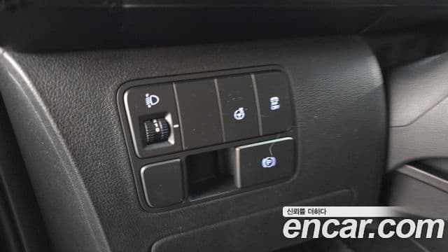 Hyundai Staria 2021 — ფოტო 17/20