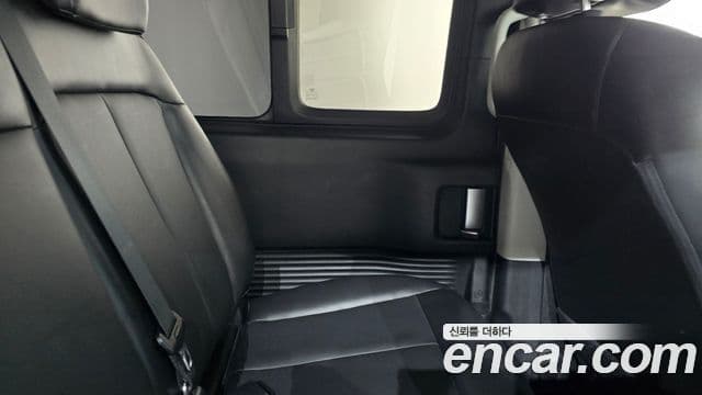Hyundai Staria 2021 — ფოტო 14/30