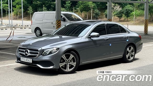 Mercedes-Benz E-Class 2019 — Фото 1/18