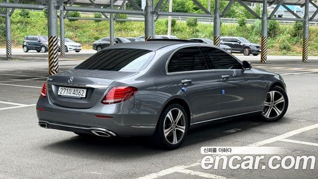 Mercedes-Benz E-Class 2019 — Фото 2/18
