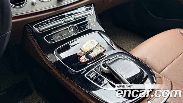 Mercedes-Benz E-Class 2019 — Фото 8/18