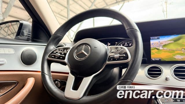 Mercedes-Benz E-Class 2019 — Фото 12/18