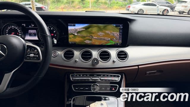 Mercedes-Benz E-Class 2019 — Фото 13/18