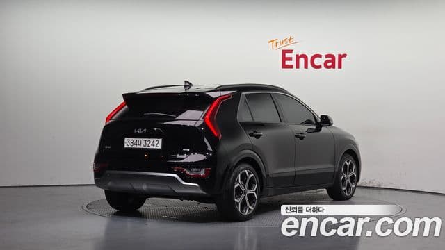 Kia Niro 2022 — ფოტო 1/20