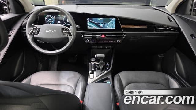 Kia Niro 2022 — ფოტო 10/20