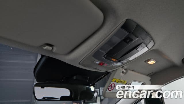 Kia Niro 2022 — ფოტო 19/20