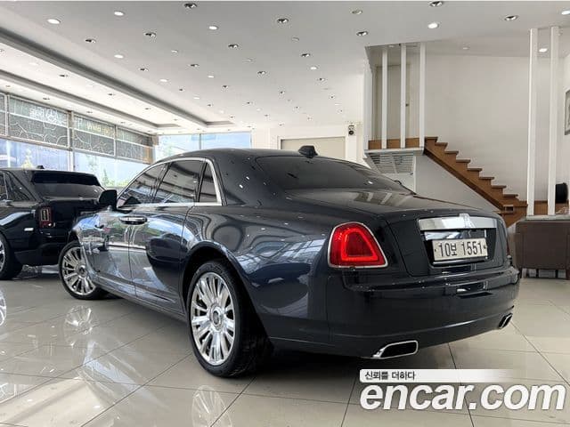 Rolls-Royce Ghost 2018 — Şəkil 1/20