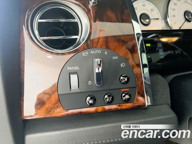 Rolls-Royce Ghost 2018 — Şəkil 10/20