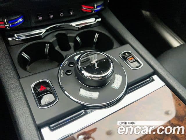 Rolls-Royce Ghost 2018 — Şəkil 13/20