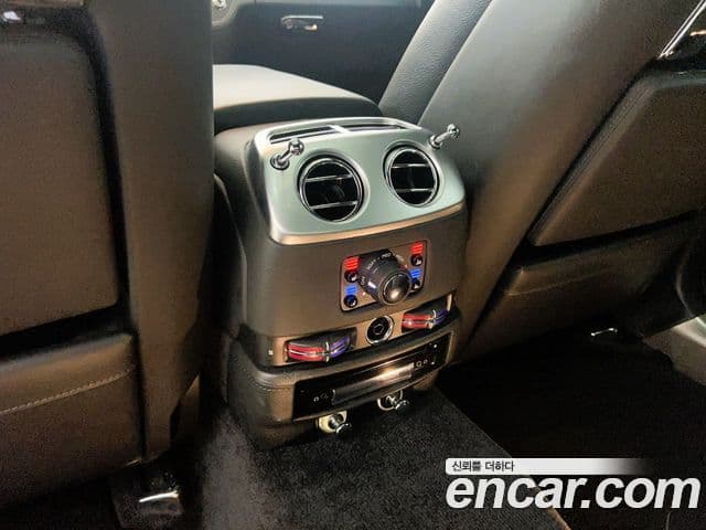 Rolls-Royce Ghost 2018 — Şəkil 16/20