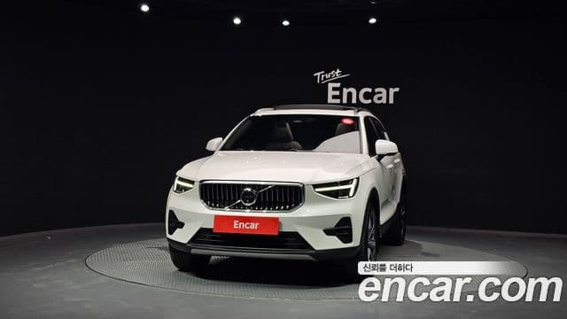 Volvo XC40 2023 — Şəkil 3/20