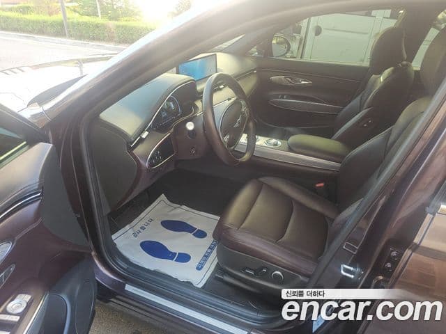 Genesis GV70 2021 — Şəkil 16/20
