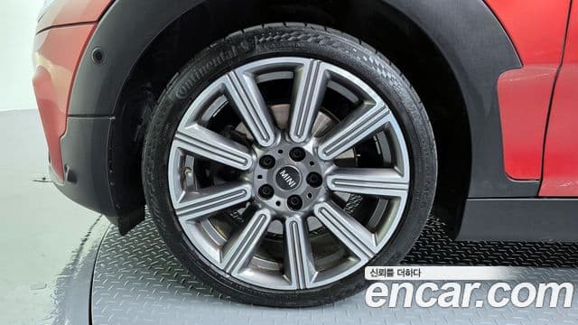 Mini Cooper S Clubman 2020 — Фото 5/20