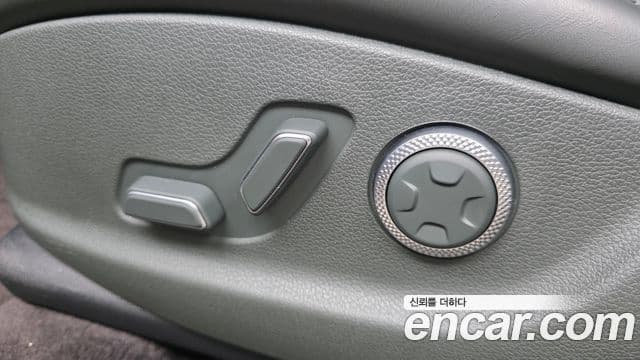Genesis GV80 2020 — Photo 14/37