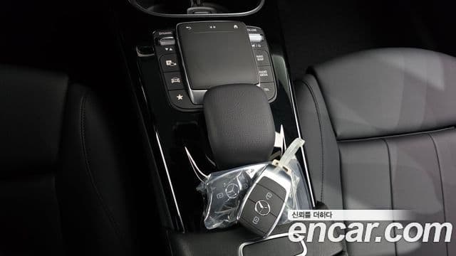 Mercedes-Benz A-Class 2021 — Şəkil 17/20