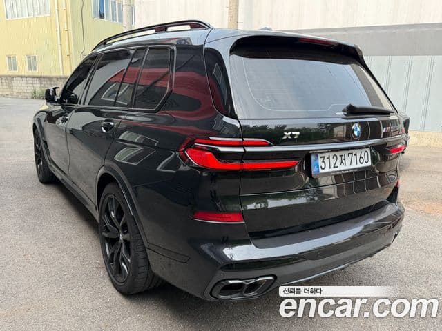 BMW X7 2025 — Фото 1/11