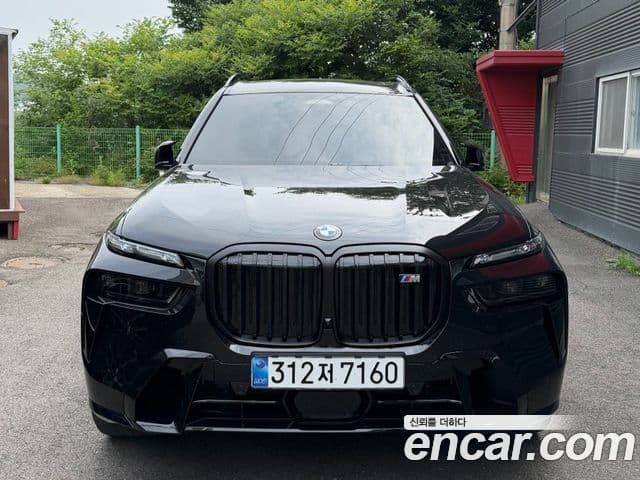 BMW X7 2025 — Фото 2/11